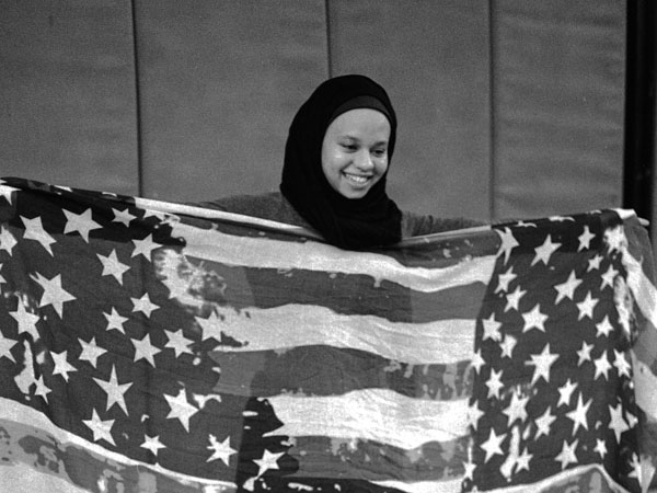 First USA Young Muslim Boxer Amaiya Zafar to wearing a Hijab, Holding the American Flag!